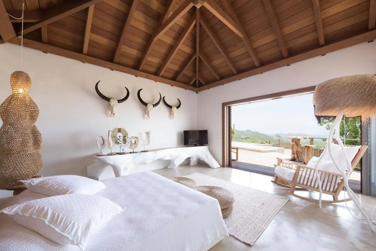 Graceful Villa Offering Panoramic Views Of The Bay St. Barthelemy